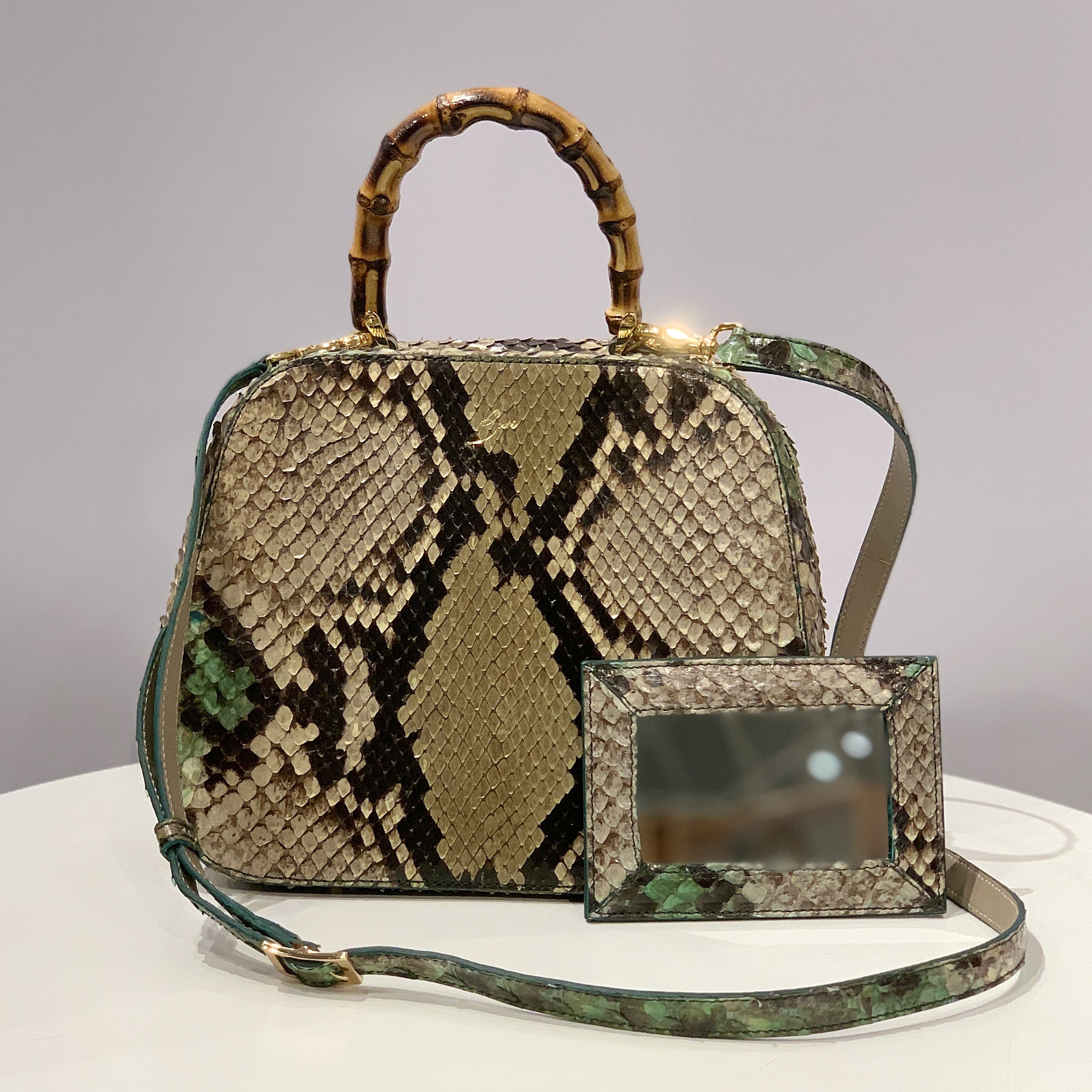 Buti Pelletterie - Bowling 26 in Real Python with Bamboo Handle