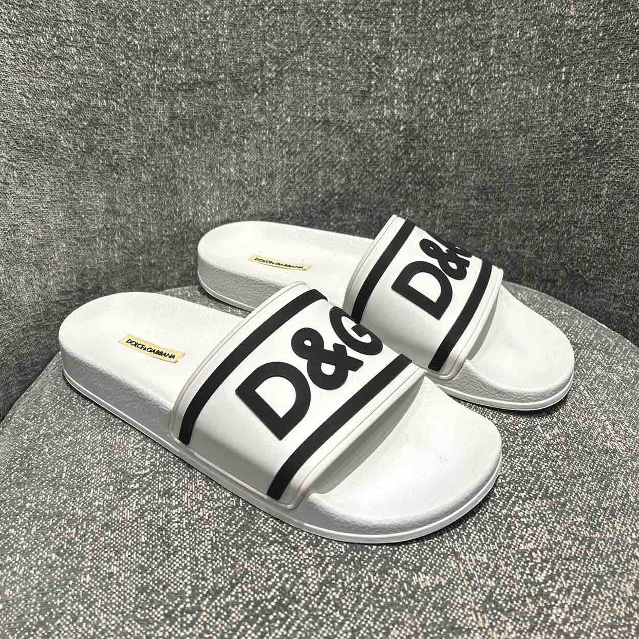 DOLCE & GABBANA BEACH WEAR SLIDES - Size 40 / 42