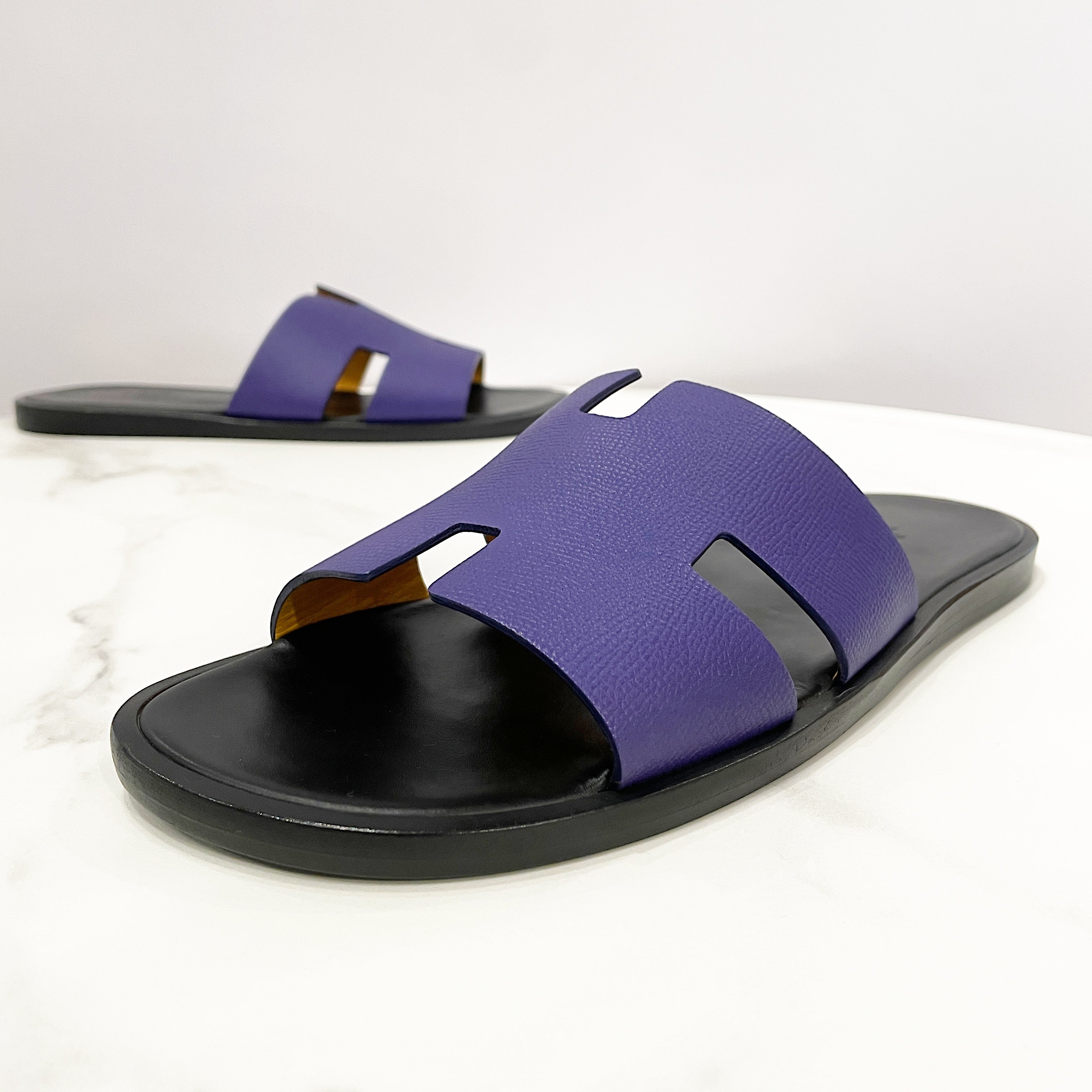 Hermès Izmir Sandals in Epsom Calfskin Leather