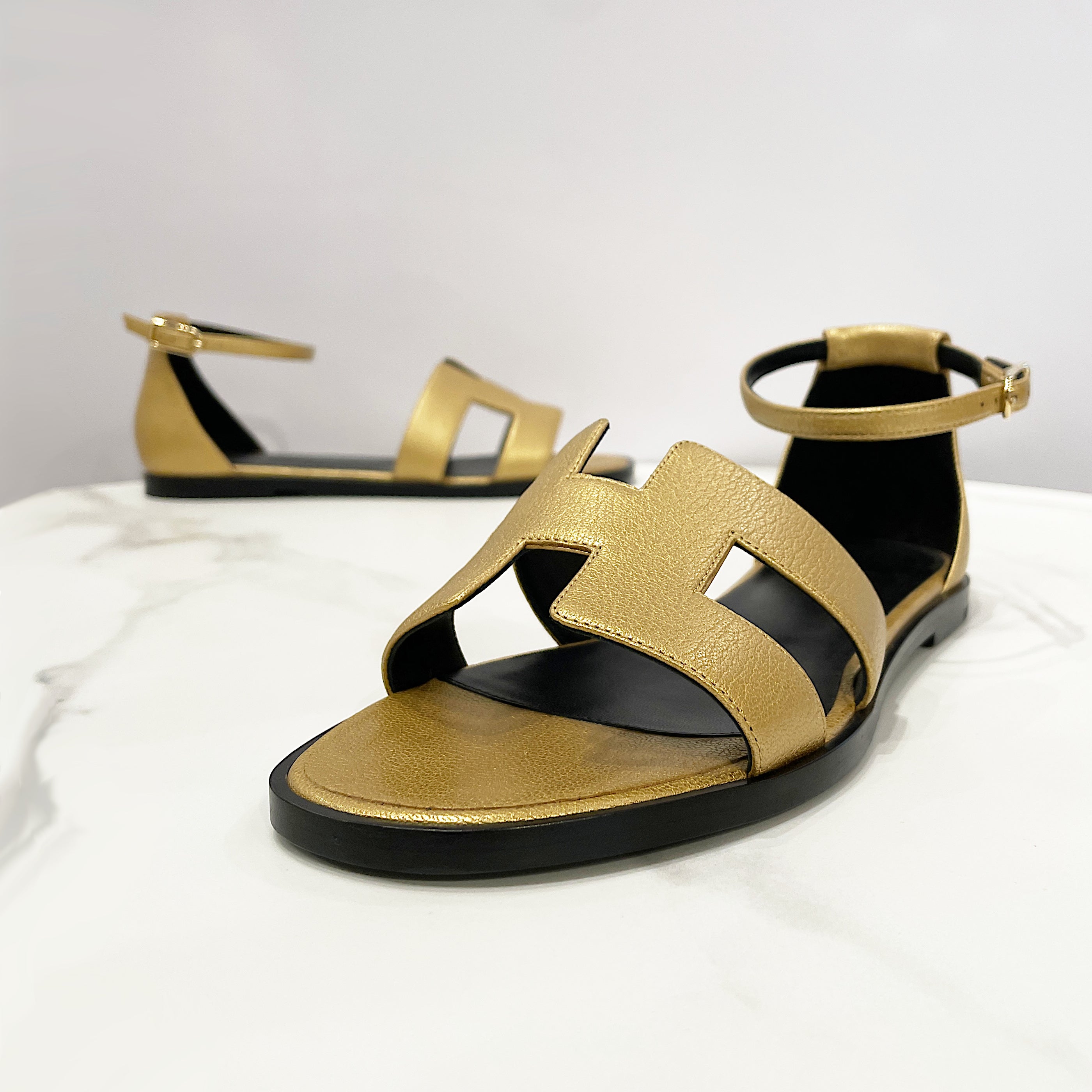 Hermès Santorini Sandals in Grained Goatskin with Metallic Finish