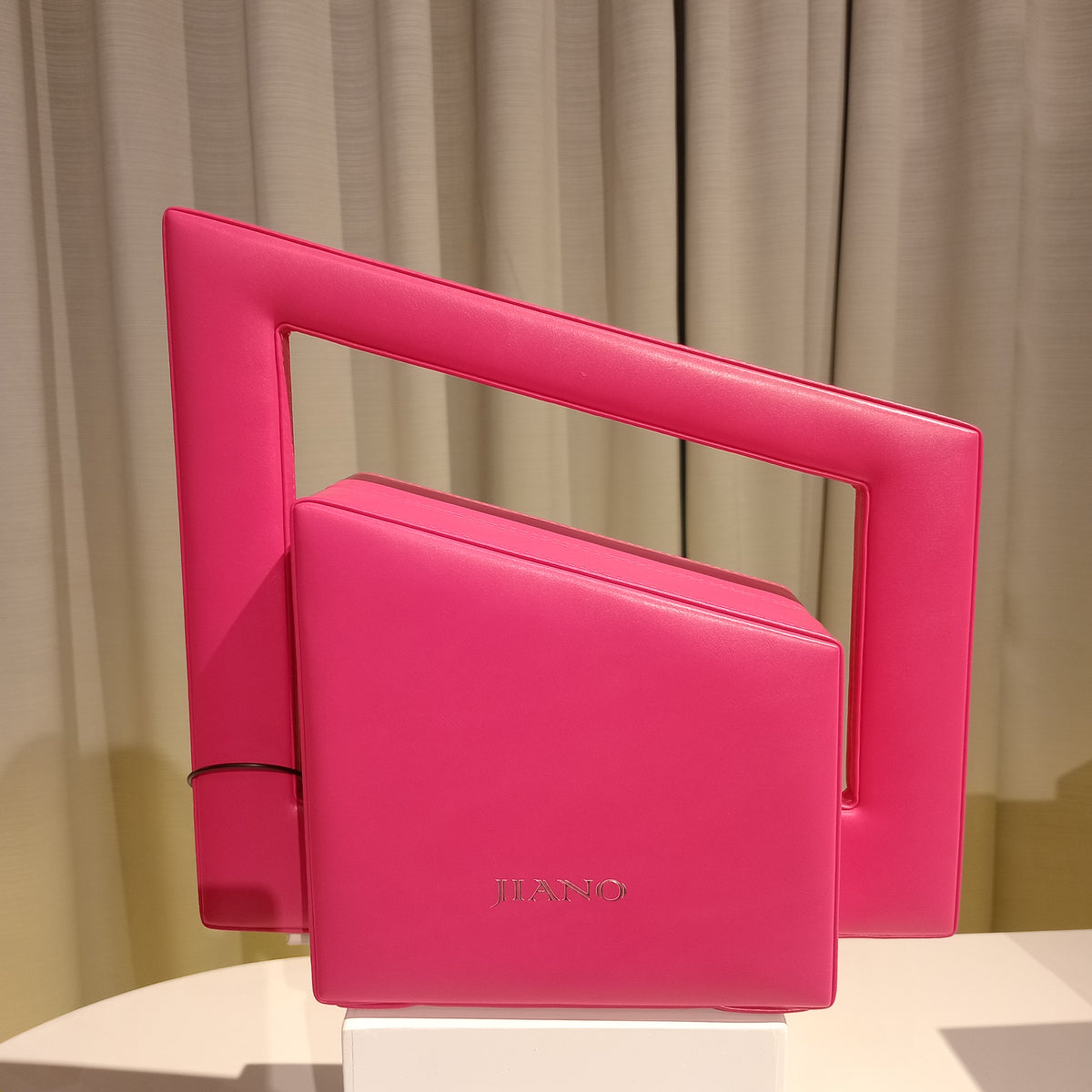 JIANO IRREGULAR CUBE BAG