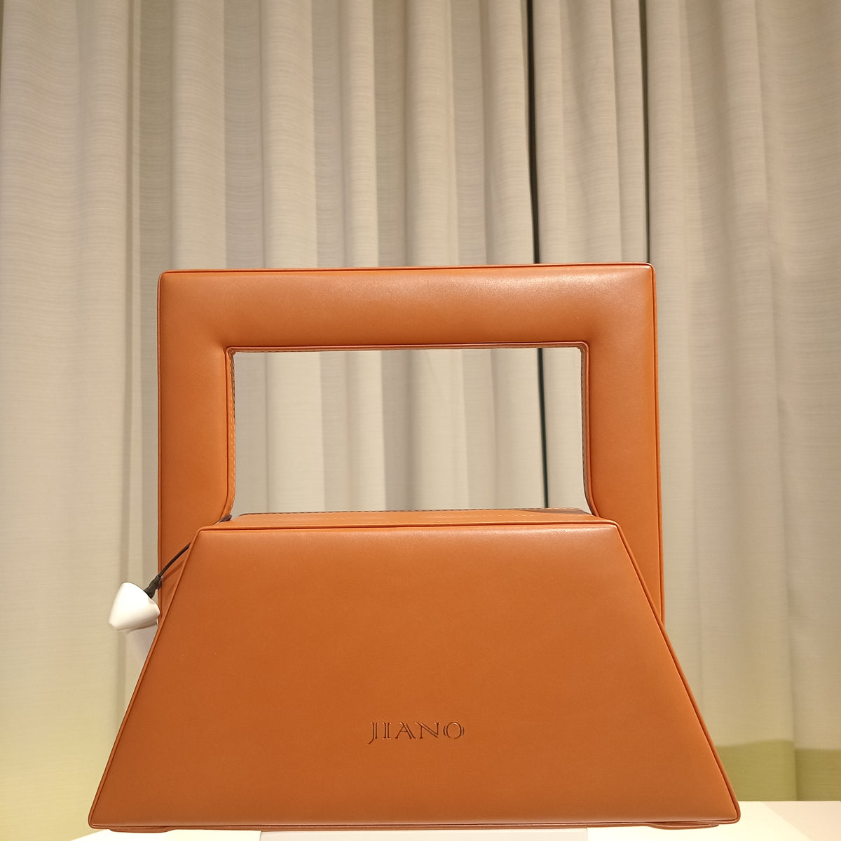 JIANO TRAPEZOID BAG