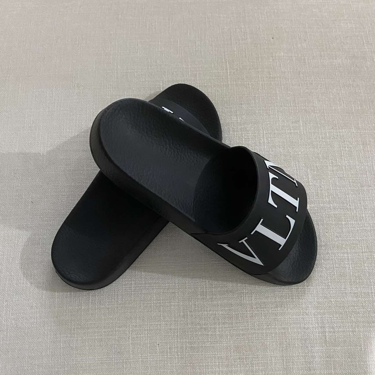 VALENTINO RUBBER SLIDES - Size 40 / 42 / 44