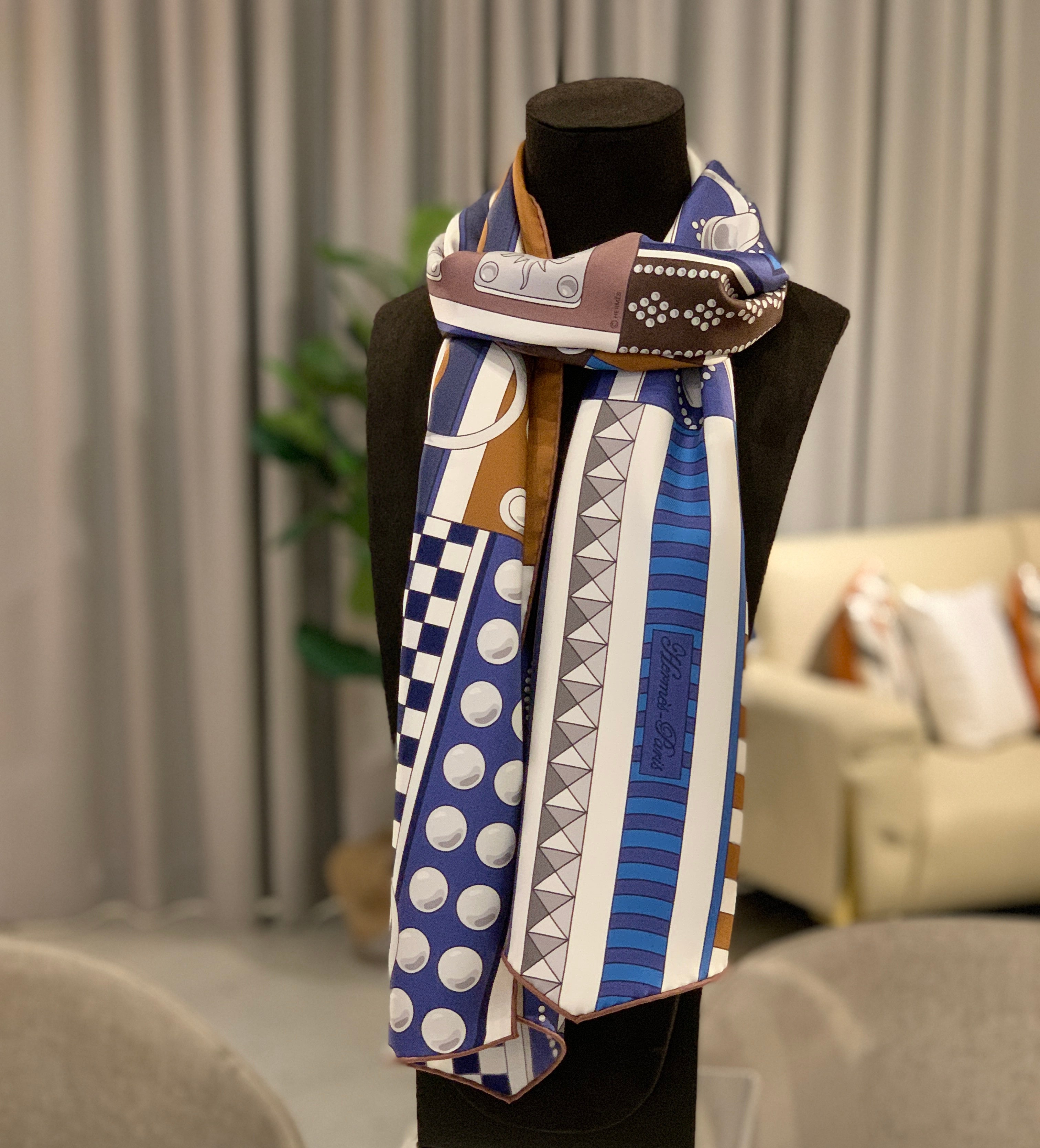 Hermès Silk Accessories - Scarf / Shawl / Twilly